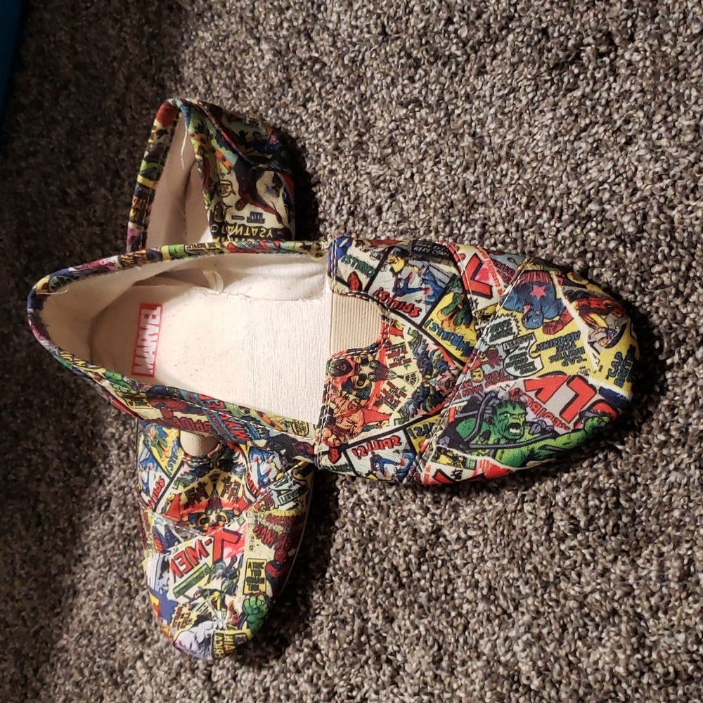 Marvel Slipper Shoes Women's Size Large